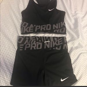 Nike Intertwist Spandex and Crop top